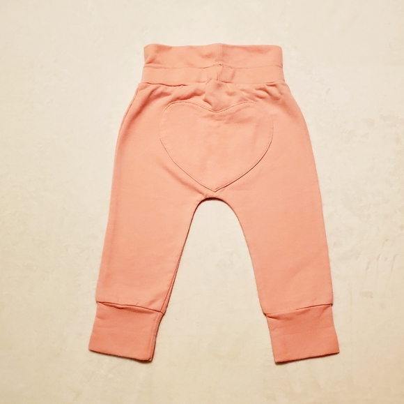 4/$25 SALE 🛍️ First Impressions Baby Girl Heart Yoga Pants 6-9M - Picture 3 of 5